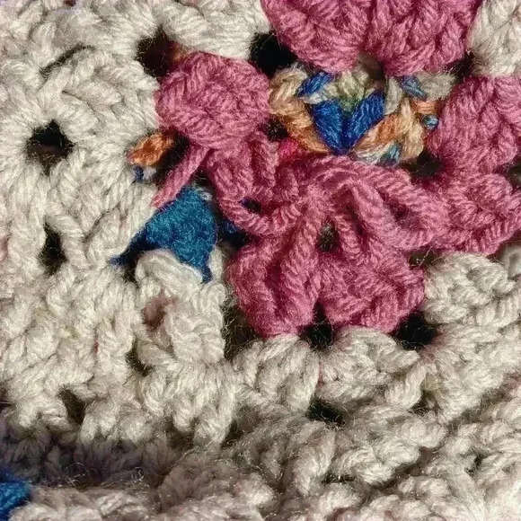 Granny square crochet blanket, couch cover lap blanket hand sewn natural and col - Picture 4 of 4